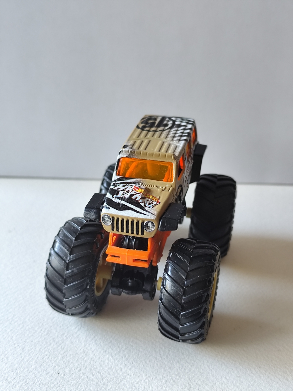 3/$30💜Hot Wheels Monster Truck Jam HW Safari 75 Jeep 1:64 Zebra Stripes